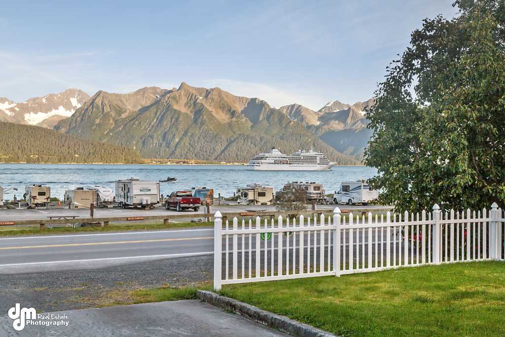 BayWatchLocation1633 Places to stay in Seward Alaska